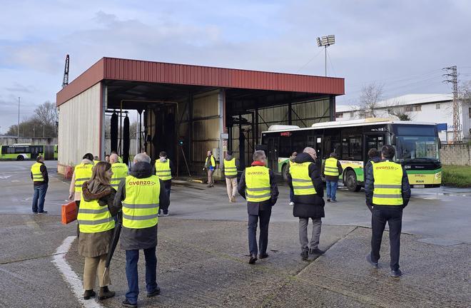 Empresas del sector visitan Vitrasa por el nuevo contrato del autobús urbano de Vigo