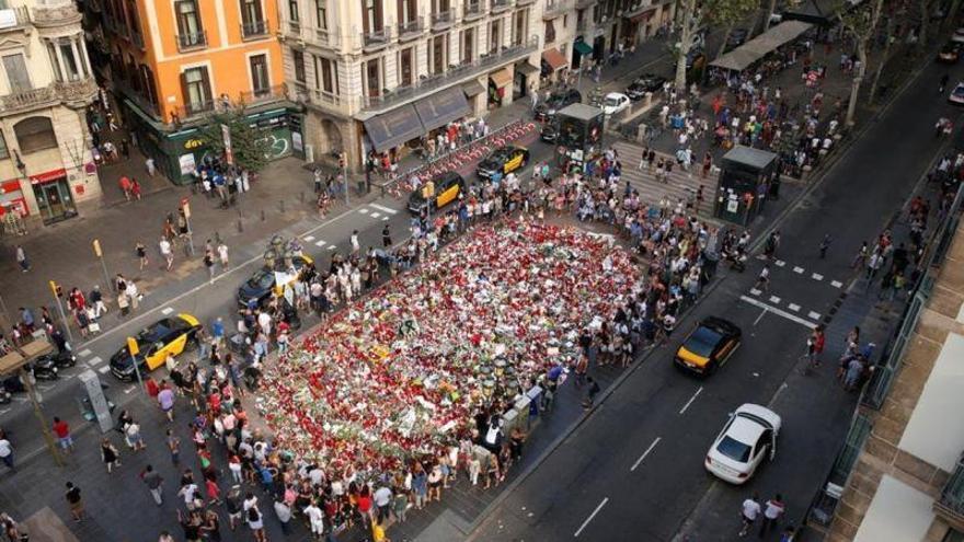 Barcelona comienza a retirar las ofrendas de la Rambla esta noche