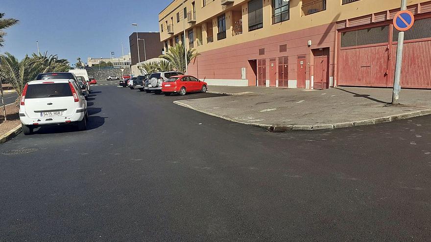 El plan municipal de asfaltado afecta a un centenar de calles de todo Granadilla de Abona