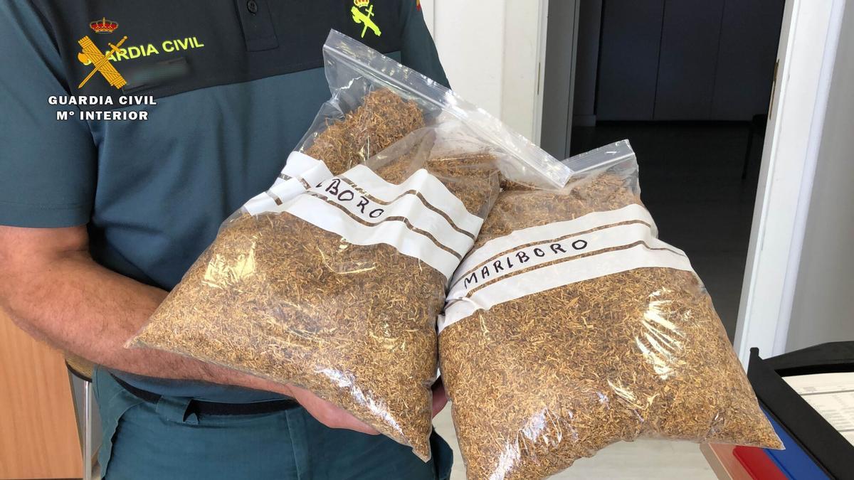 Bolsas con picadura de tabaco tras una operación policial.