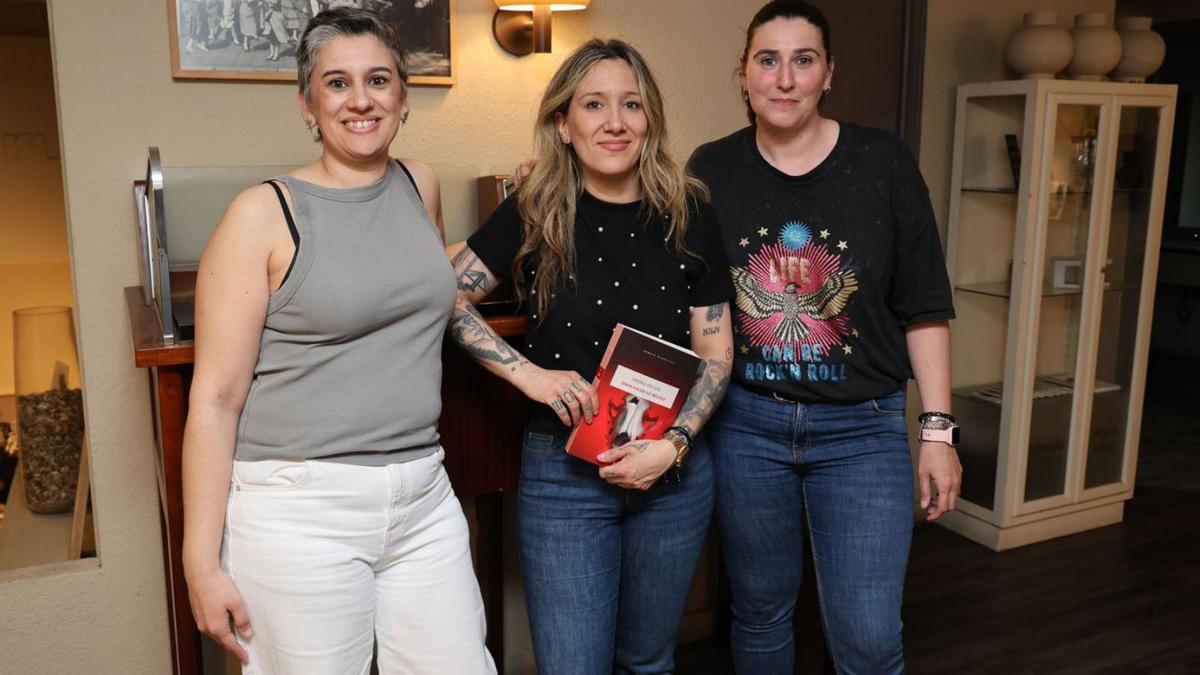 De esquerda a dereita, Sara Salgado, Elena Filgueira e María M. Delgado.