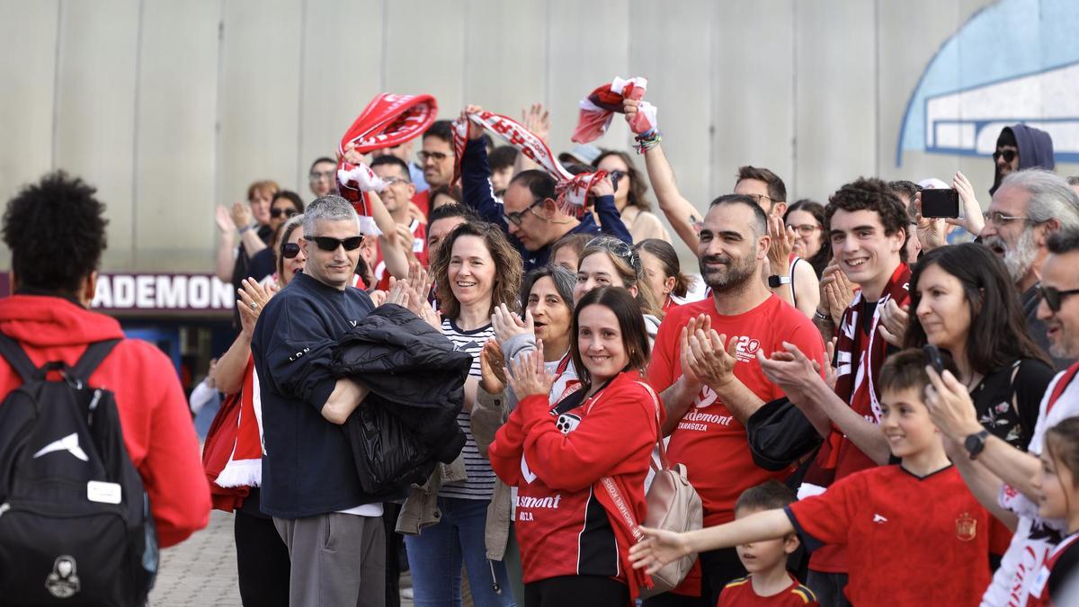 La afición del Casademont, a las puertas del Príncipe Felipe
