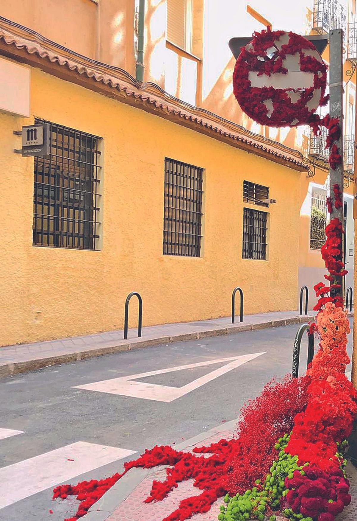 Intervención en Ciudad Real por el artista floral Ikefrana.