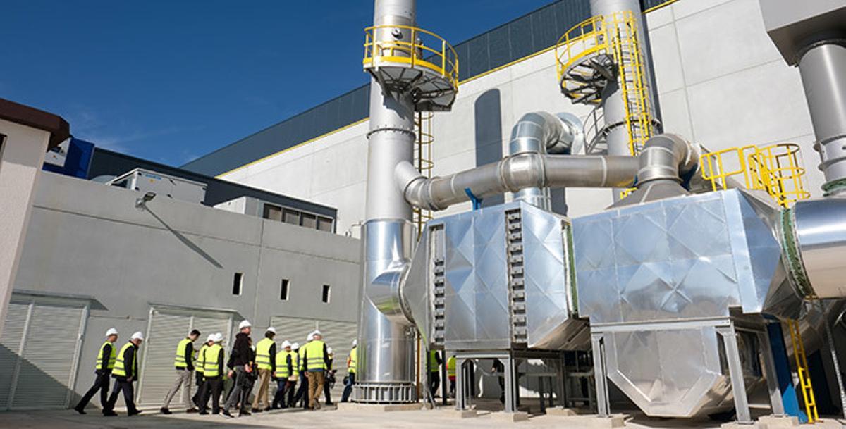 Así son las instalaciones de Vialco: Un gigante de la industria 4.0 en Alicante