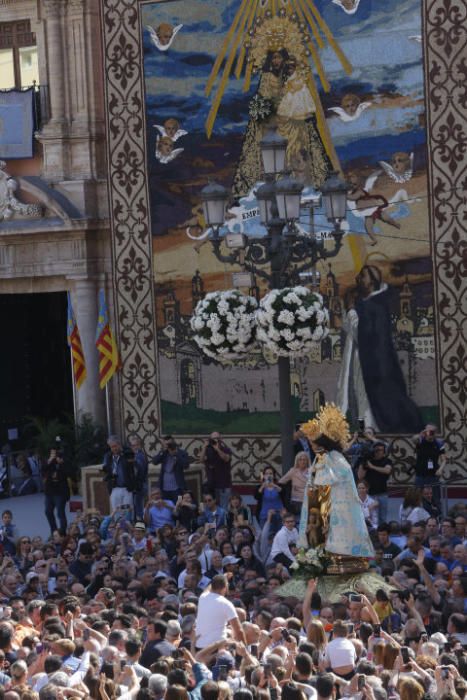 Día de la Virgen de los Desamparados: Traslado de la Mare de Déu