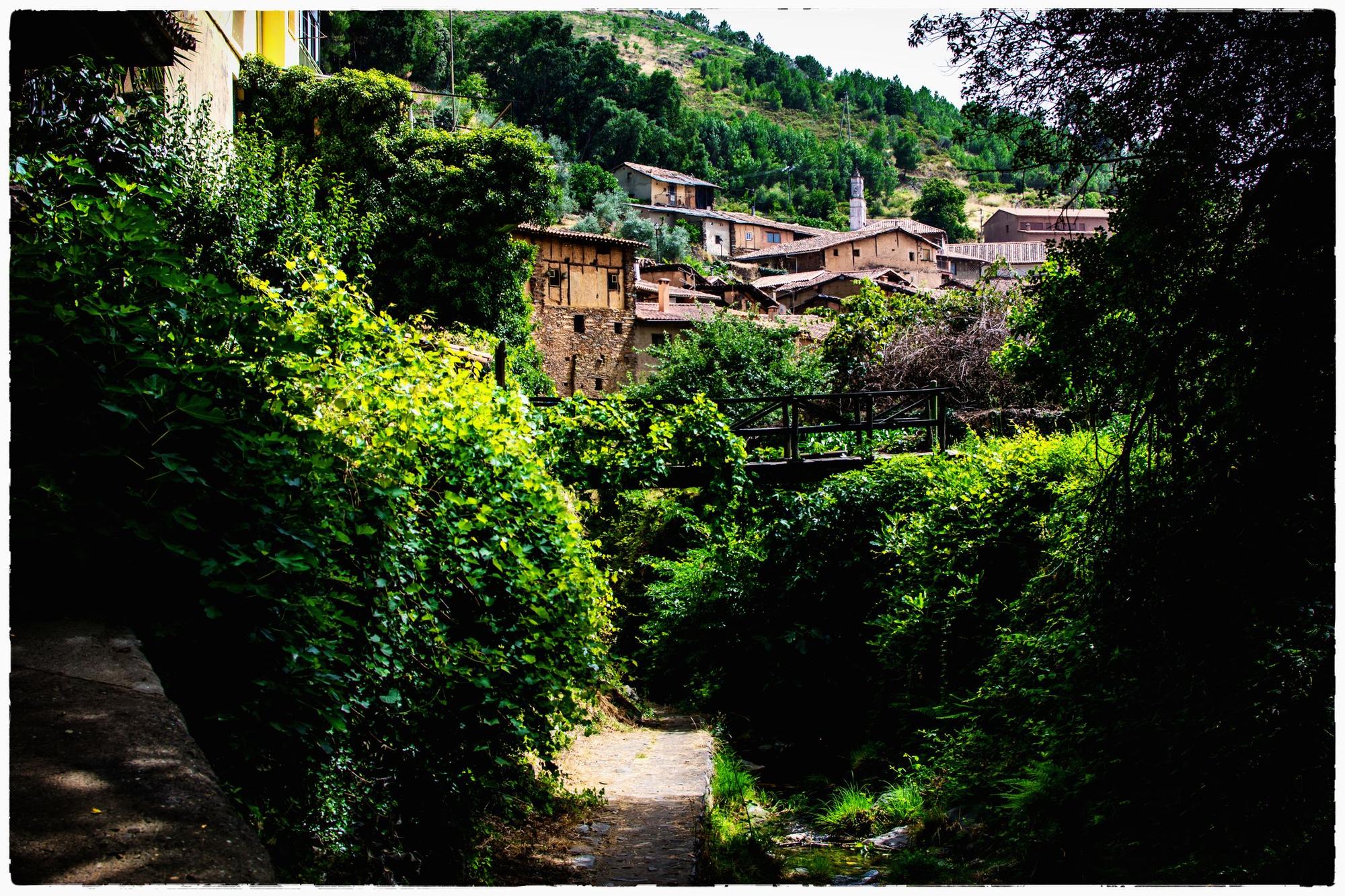 Es una preciosa ciudad medieval a solo hora y media de Cáceres.