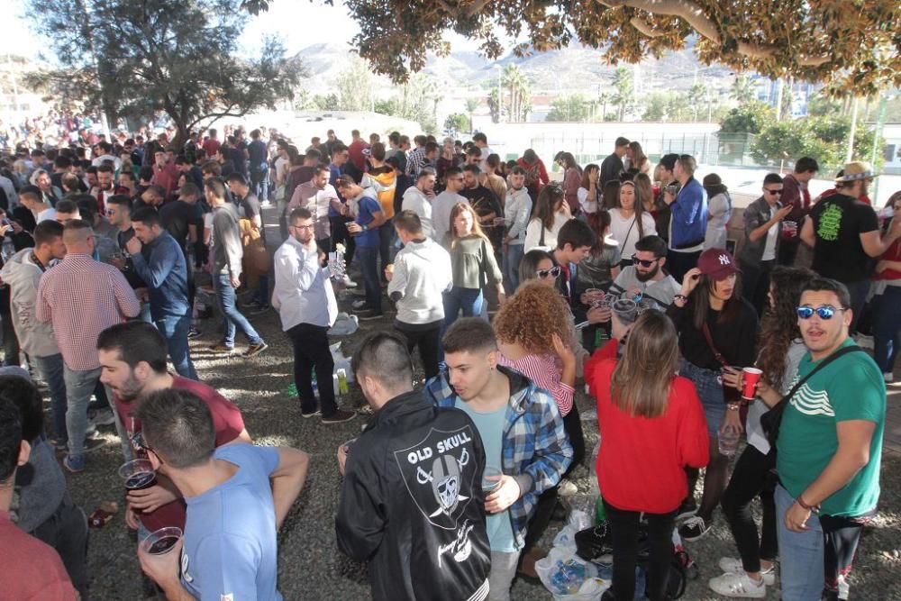 Centenares de estudiantes en la bienvenida de la UPCT