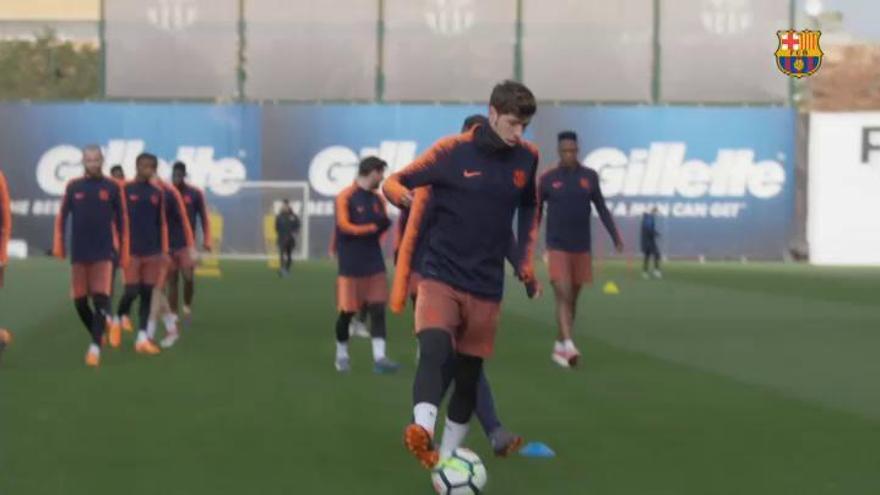 Gerard Piqué realiza trabajo específico al margen del grupo