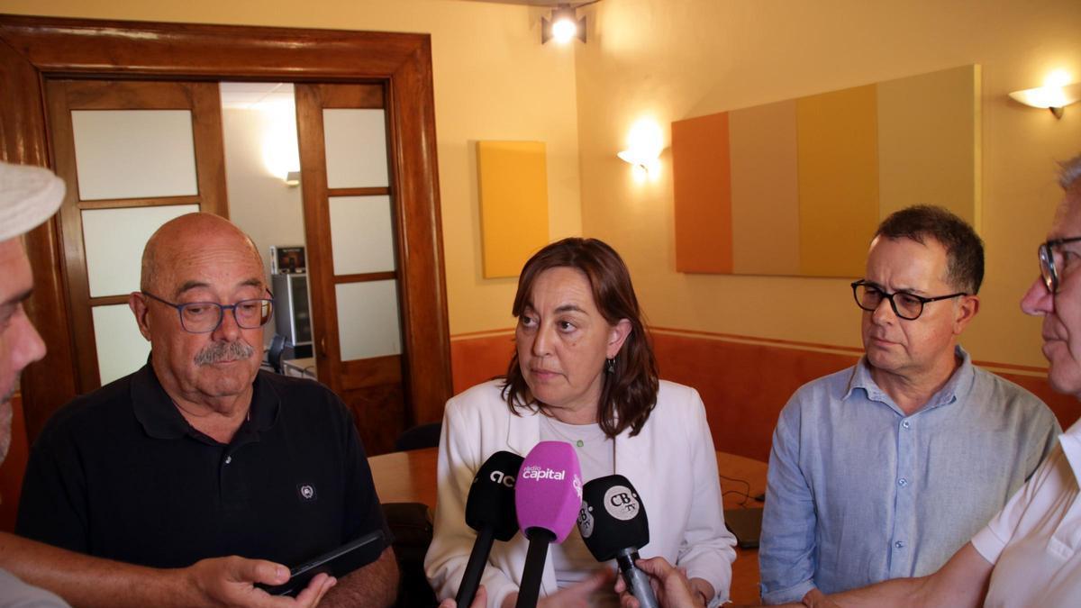 Paneque atenent els mitjans a la Bibal d'Empordà aquesta tarda.