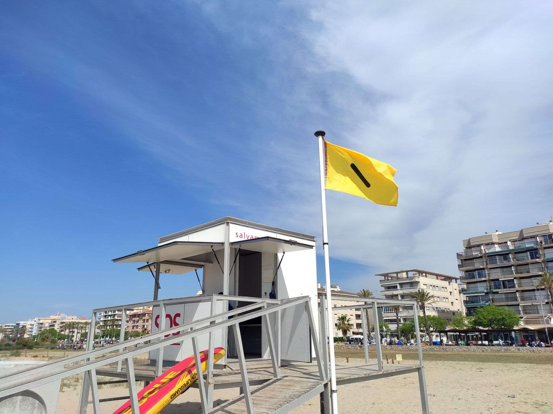 Playa calafell bandera daltonicos
