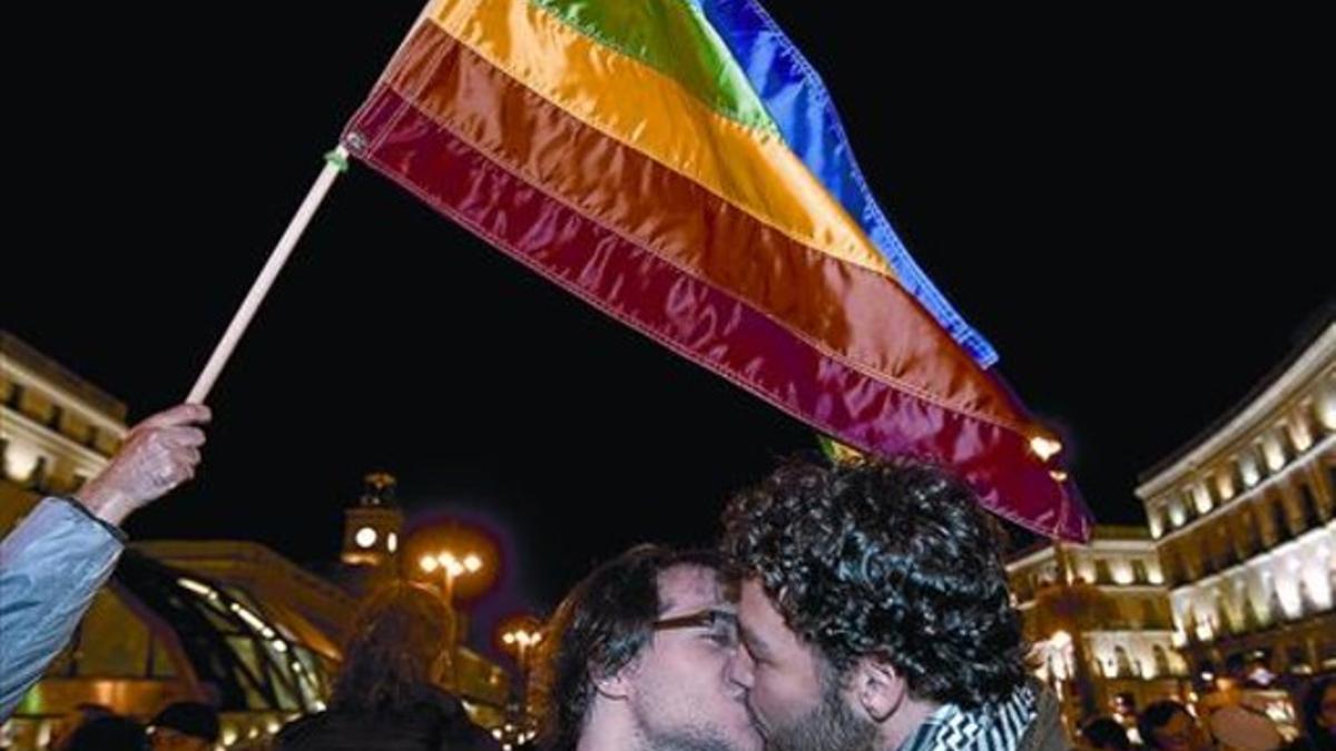 Concentración en Madrid tras la ratificación del matrimonio gay por el Constitucional, el pasado noviembre.