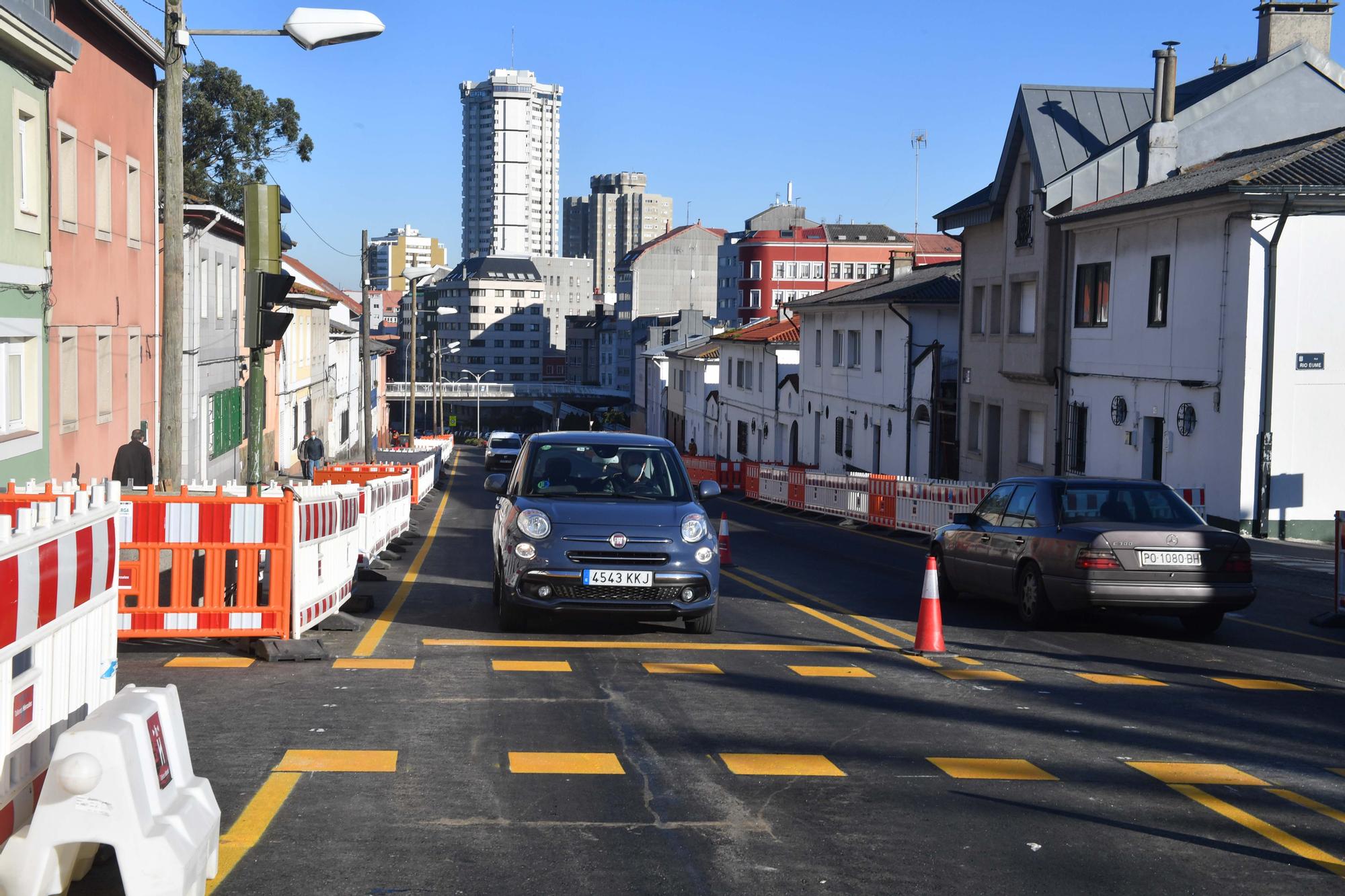 El cruce de la ronda de Nelle con la avenida de Arteixo reabre al tráfico