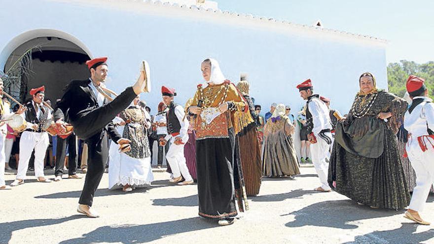 Hoy es día para las tradiciones como el ´ball pagès´.