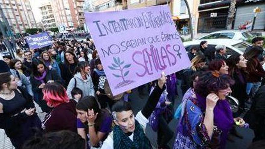 La manifestación del 8-M de Castellón varía su recorrido por el fútbol