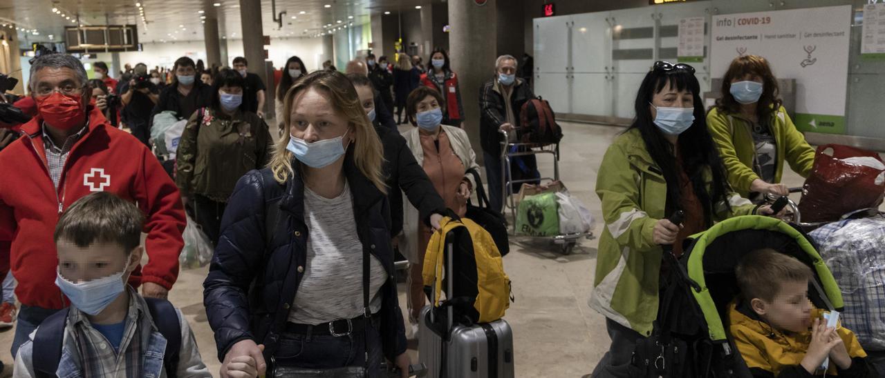 Llegada de refugiados ucranianos al aeropuerto de València