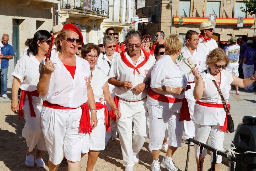 Las peñas inician las fiestas en Fuentesaúco