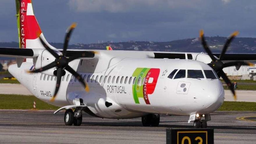 El ATR de 70 plazas que cubrirá desde hoy la ruta Vigo-Lisboa.