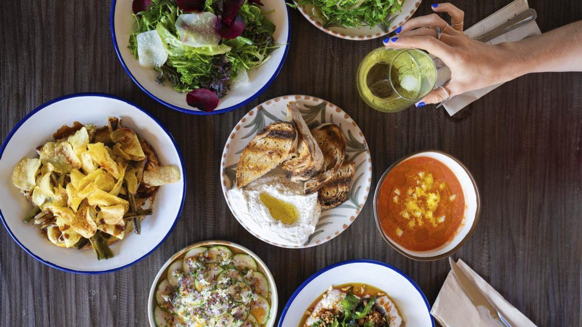 Los platos se elaboran exclusivamente con productos de la finca o explotaciones de Baleares, nunca de lugares más lejanos.