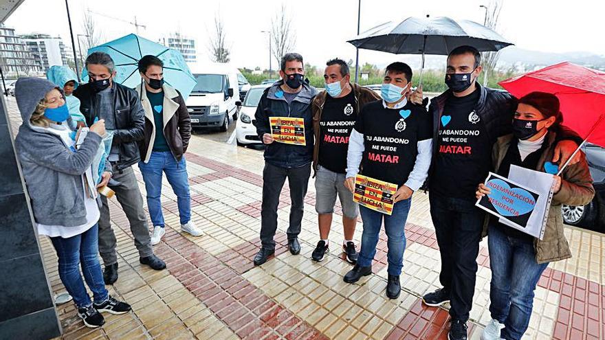 Miembros de Tu abandono me puede matar, a la derecha. |  J.A. RIERA