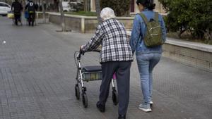Espanya necessitarà 261.000 cuidadors més fins al 2030