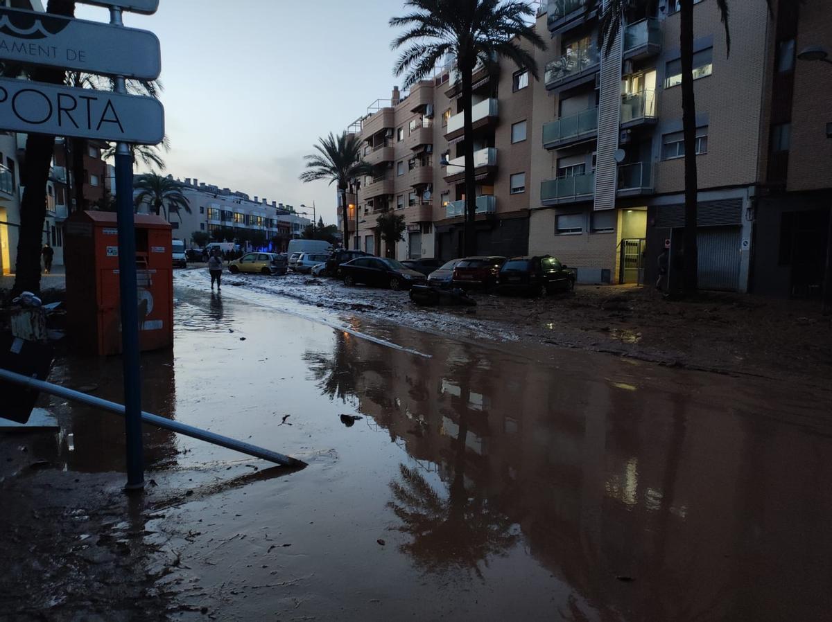 GALERÍA | El desolador paisaje de Paiporta (Valencia), a través del objetivo de un zamorano residente en la localidad