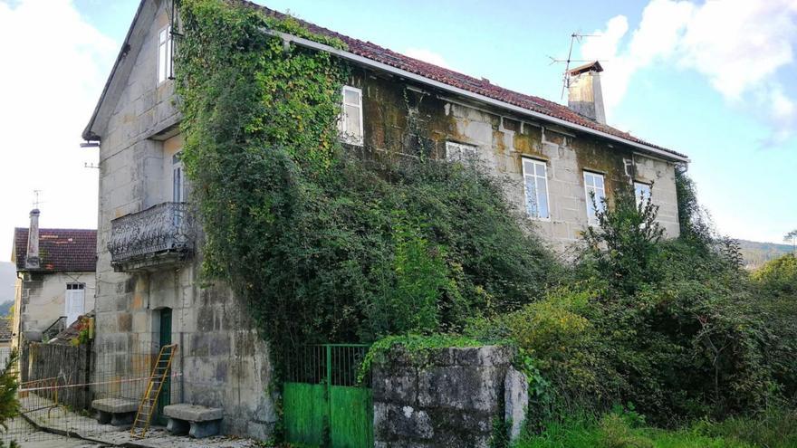 Piden una actuación urgente para evitar la ruina de una casa centenaria en Balneario
