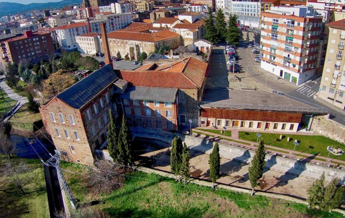 Edificio que acogió la antigua fábrica de harinas