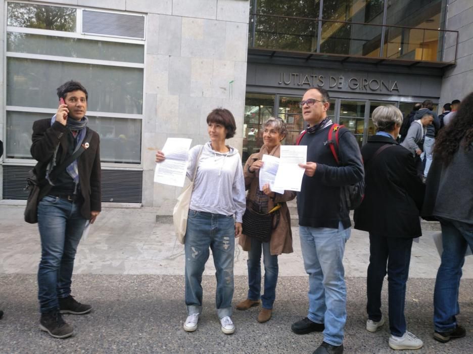 Tensió als jutjats de Girona quan més de 100 persones s'han volgut «autoinculpar»