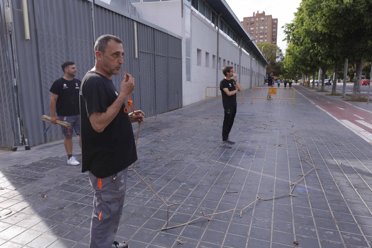 Así fue el recibimiento de los aficionados de Valencia Basket  antes de enfrentarse al  Perfumerías