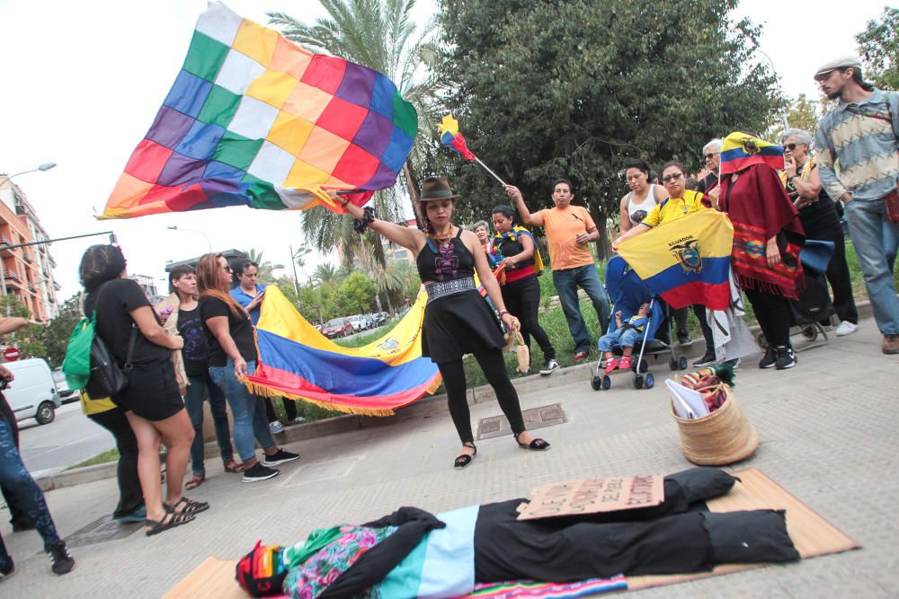 Manifestación desde el CIE de Zapadores: "El 12 de octubre no hay nada que celebrar"