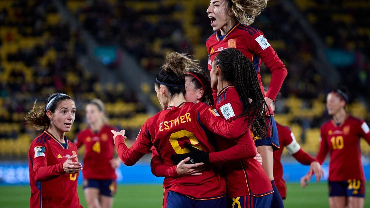 Las españolas celebrando un gol