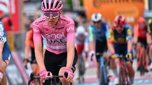 Tadej Pogacar, a un día de ganar el Giro