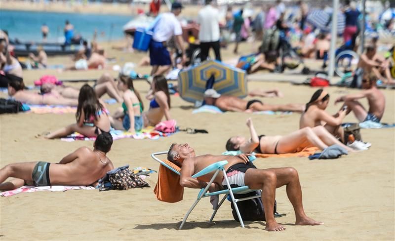 Playa de Las Canteras en Semana Santa