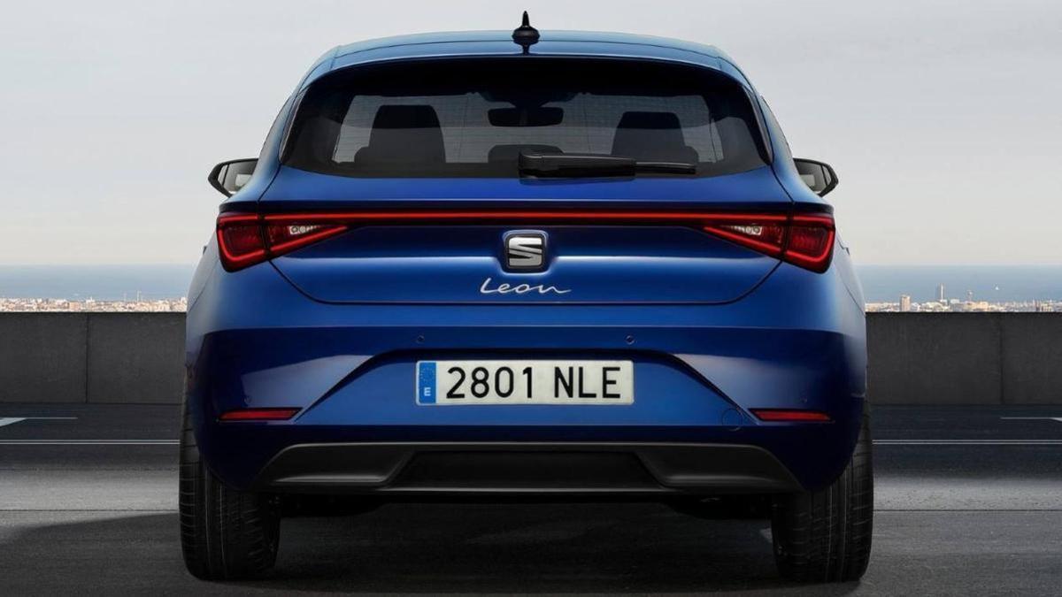 Nuevas letras en las matrículas a partir del 1 de julio de 2026: la DGT marca el avance del parque móvil