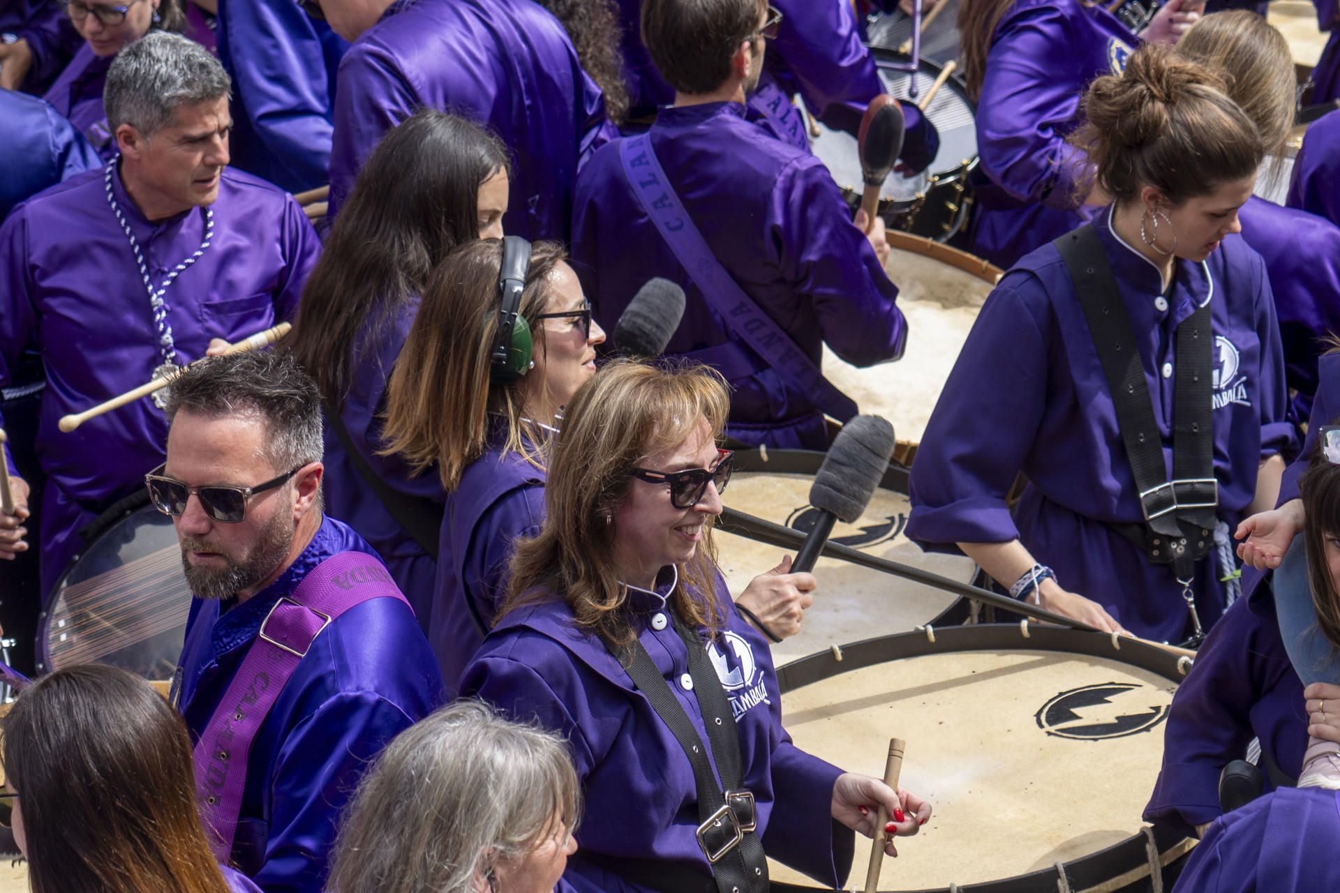 En imágenes | Así ha roto el silencio Calanda este Viernes Santo