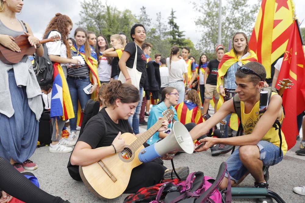 Manifestació d''estudiants de secundària a Girona