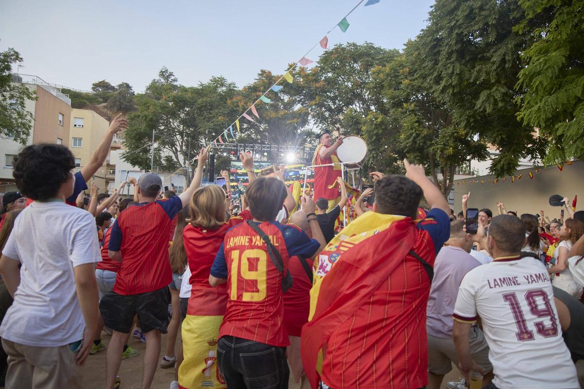 Les imatges de la concentració a Blanes per seguir la selecció espanyola