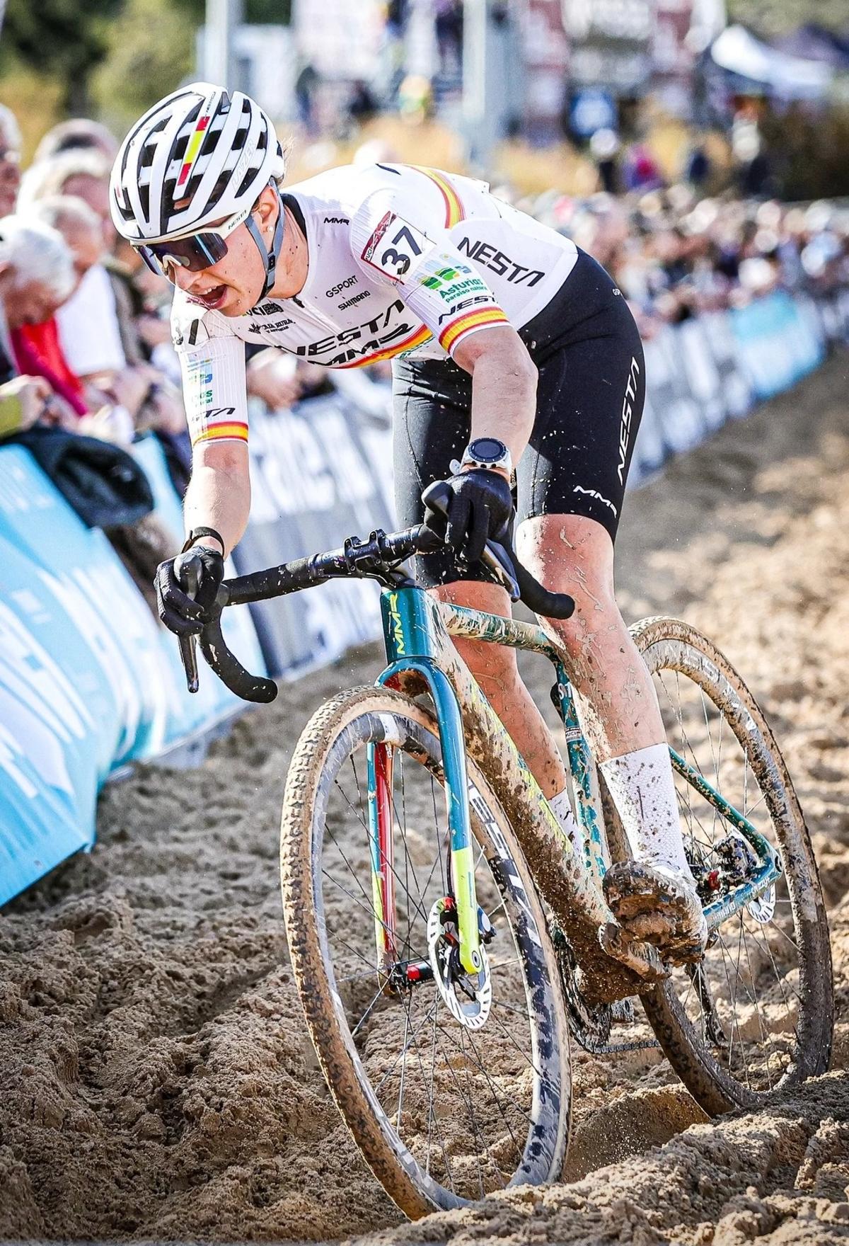 Sofía Rodríguez, en la prueba de la Copa del Mundo de Ciclcocross en Benidorm.