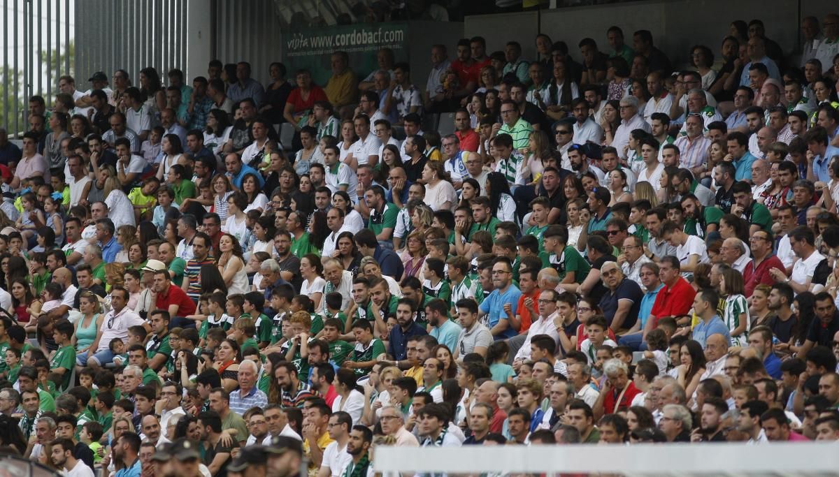 Fotogalería / Goleada del Córdoba CF ante el Real Oviedo