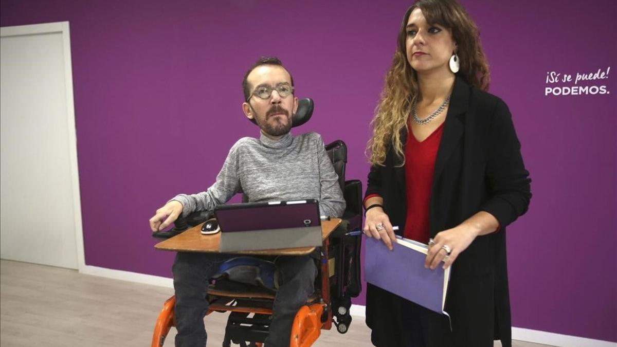 Pablo Echenique y Noelia Vera, de Podemos, en rueda de prensa