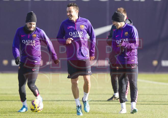 El entrenamiento del Barça antes de viajar a La Coruña, en imágenes