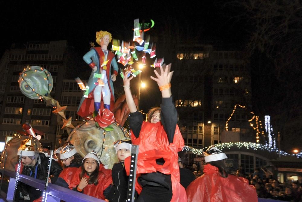 Los Reyes Magos recorren la ciudad desde O Castrillón hasta la plaza de María Pita.