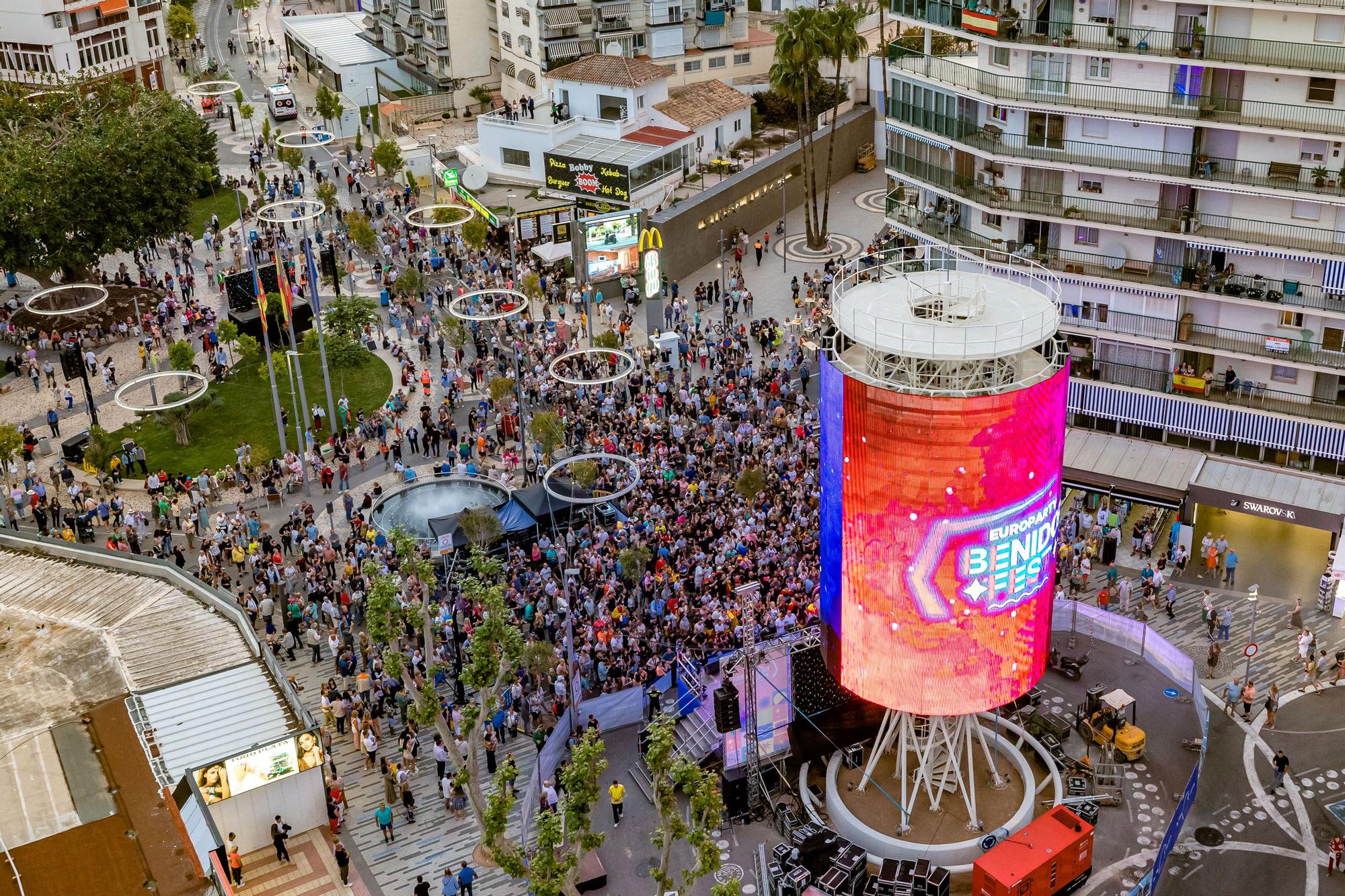 El "tecnohito" de Benidorm, icono de promoción turística La torre de 18 metros de altura se convierte en uno de los protagonistas de la celebración de Eurovisión y en uno de los enclaves turísticos