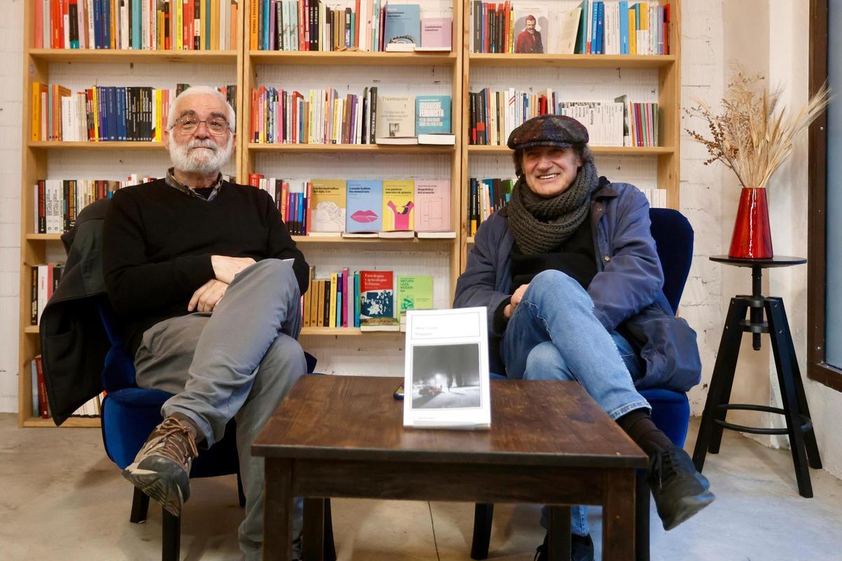 Alfons Cervera presenta en la librería Arribada Llibres de València su última novela 'Singapur'