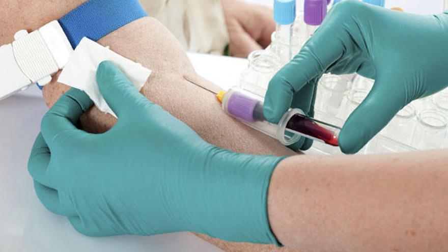 Varios países prohíben a los homosexuales donar sangre.