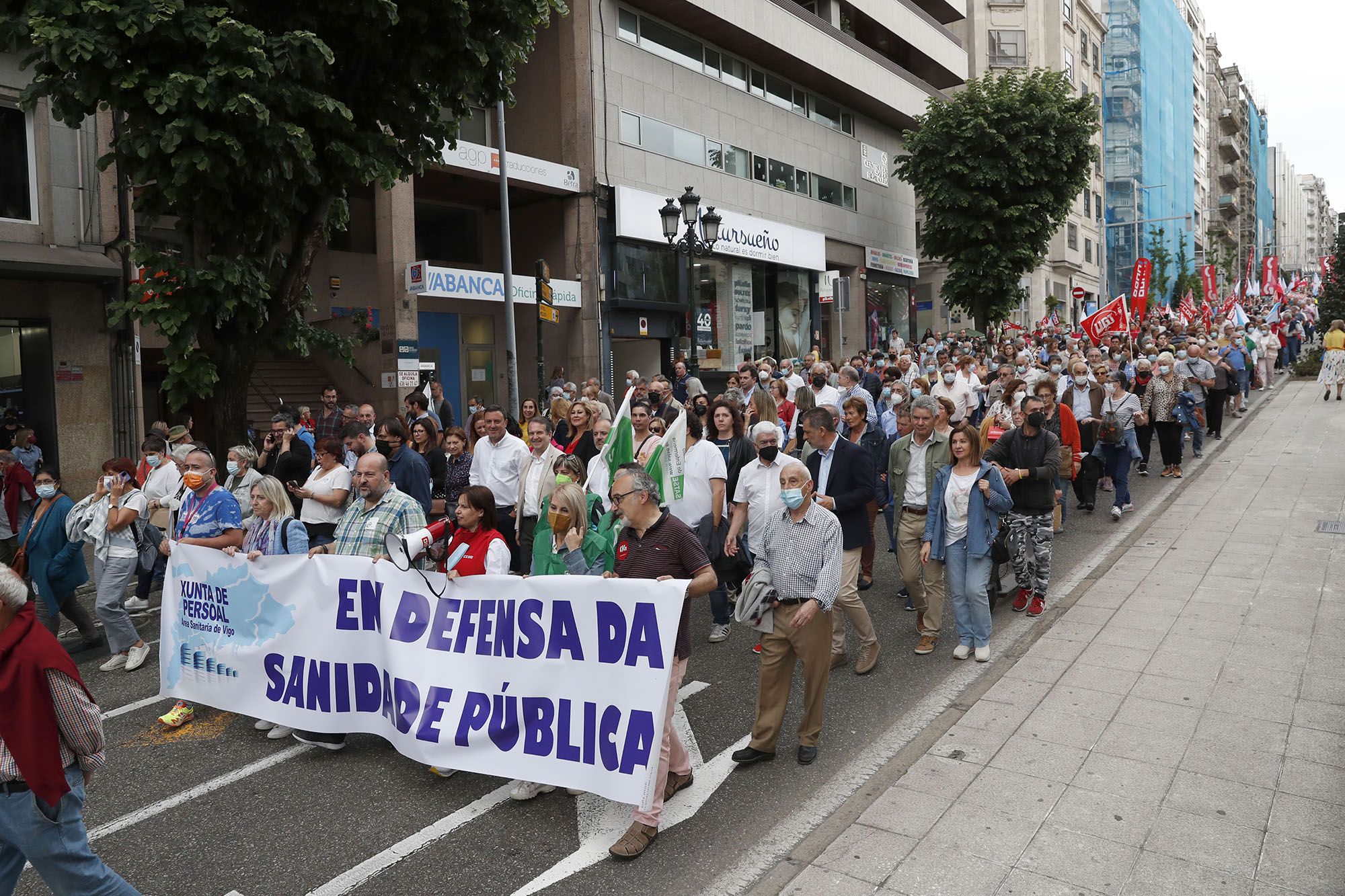 La multitudinaria protesta recorrió las principales arterias de Vigo