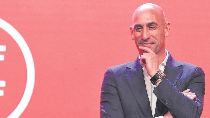 Rubiales cuestiona al &quot;falso feminismo&quot;, ataca a Jenni Hermoso y se aferra al cargo: &quot;No voy a dimitir&quot;