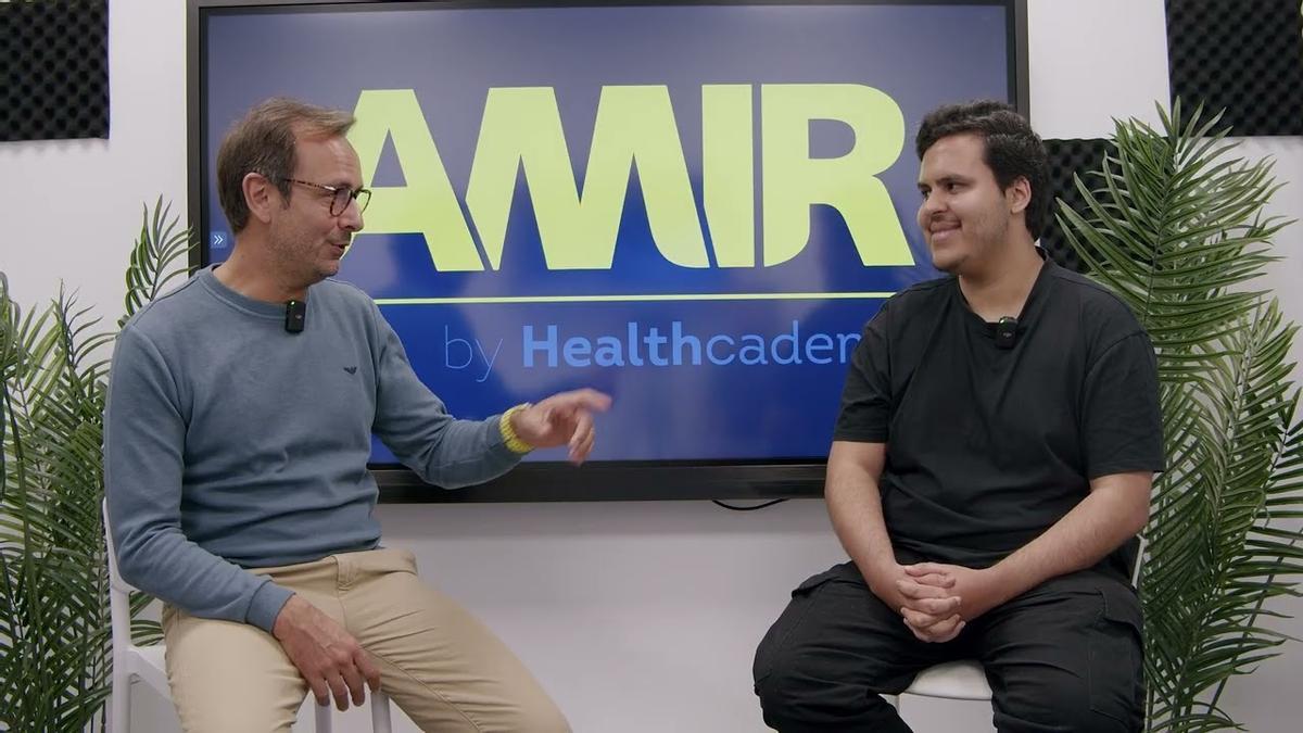 Entrevista del a Academia AMIR a Salomón (derecha), número 2 del MIR 2026