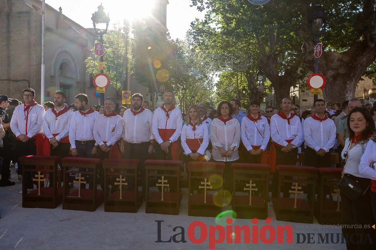 Bandeja de flores y ritual de la bendición del vino en las Fiestas de Caravaca