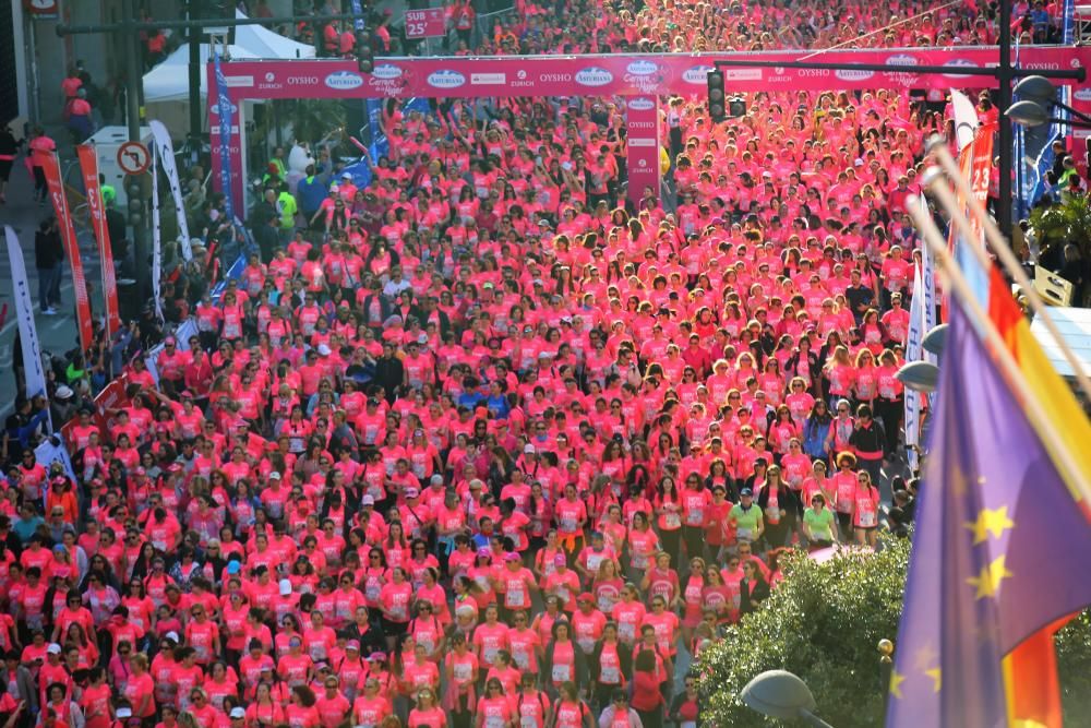 Cerca de 15.000 participantes inundaron las calles de Valencia en una marea rosa de récord. La primera cita a nivel nacional de la Carrera de la Mujer fue un éxito de participación en la que también se homenajeó a las mujeres víctimas de la violencia de género.